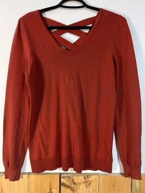 Small • Love Ellie rust crisscross sweater